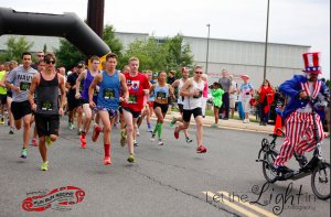 Racers leave the starting line at Fun Run Racing Firecracker Run 2014 (Let the Light In Photography)