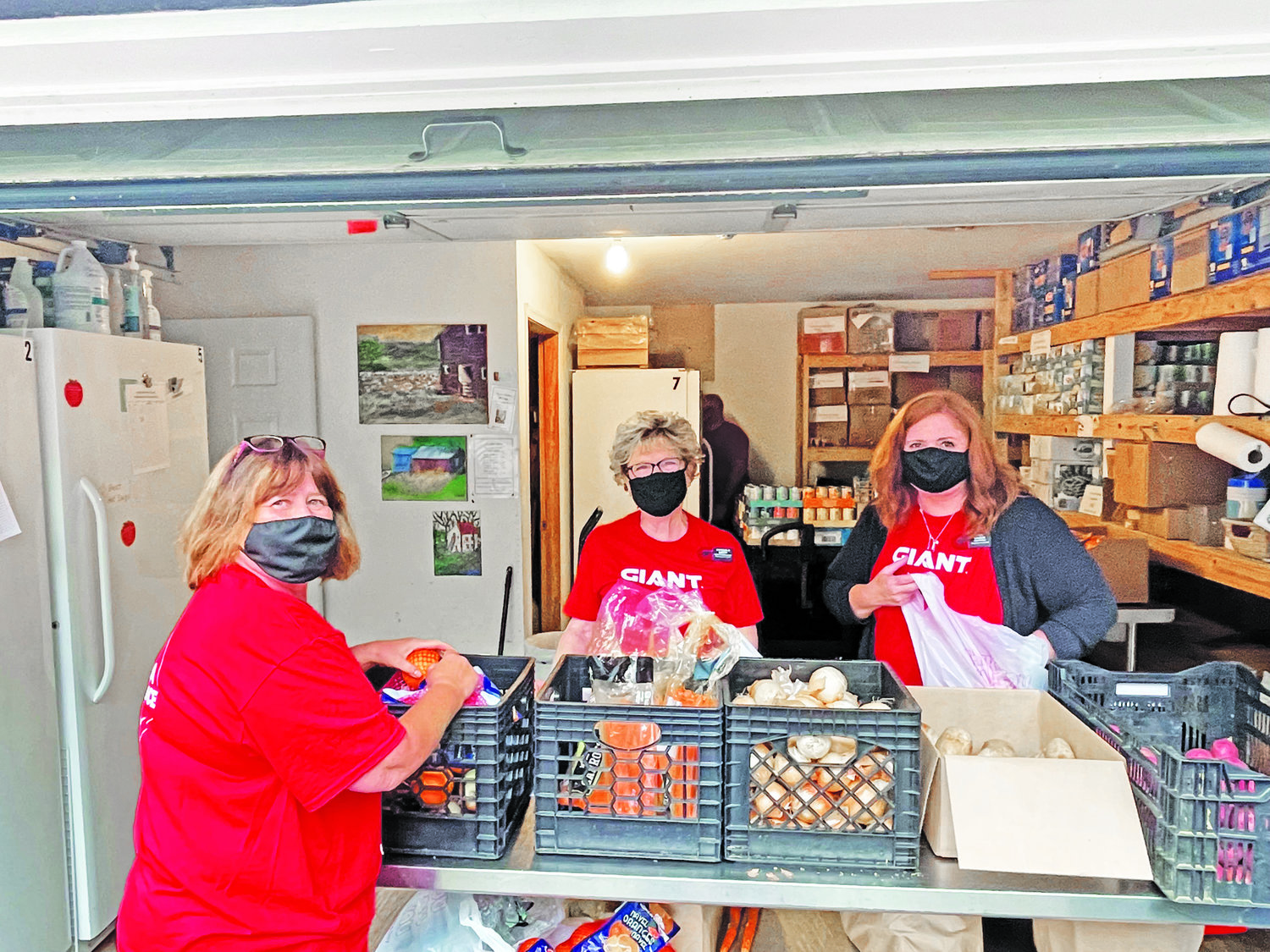 Giant team members volunteer at the Doylestown Community Food Bank.