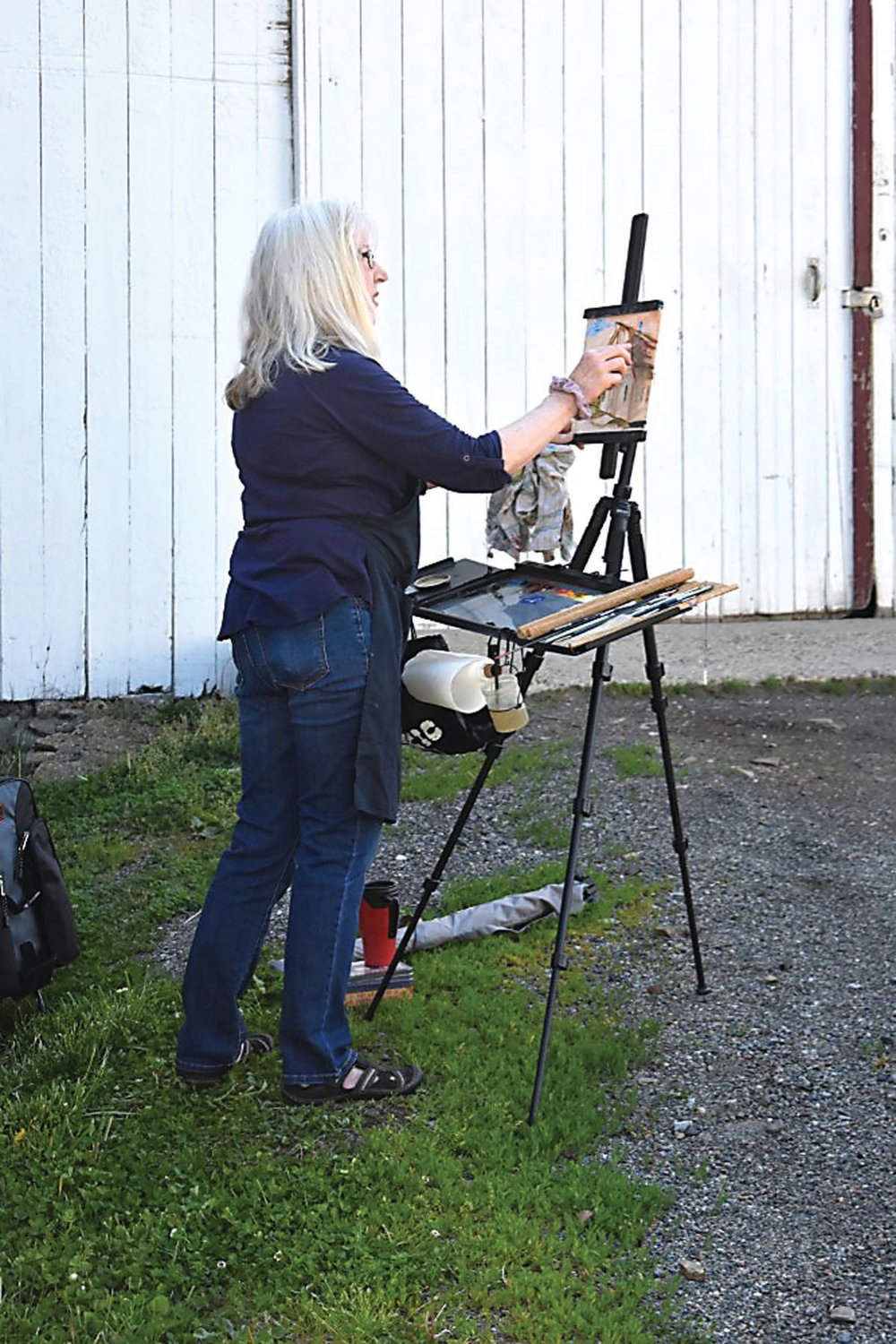Helen Lee Meyers paints “en plein air,” meaning outdoors.