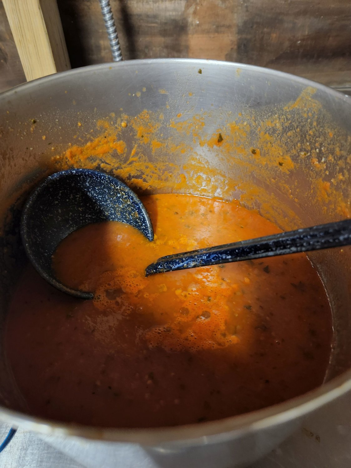 Fresh local tomatoes and basil are the heart of this soup, which
was being served recently at Plumsteadville Farmers Market. The Saturday market continues into the fall.