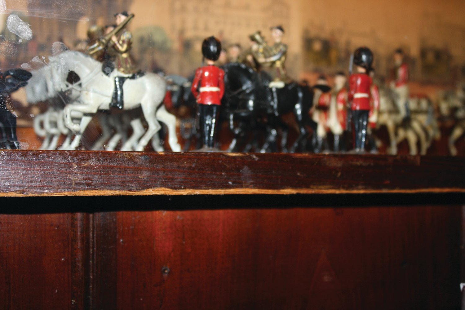 KATHRYN FINEGAN CLARK
A miniature coronation procession circles the bar at the the Lumberville hotel owned by a Tory during the American Revolution.