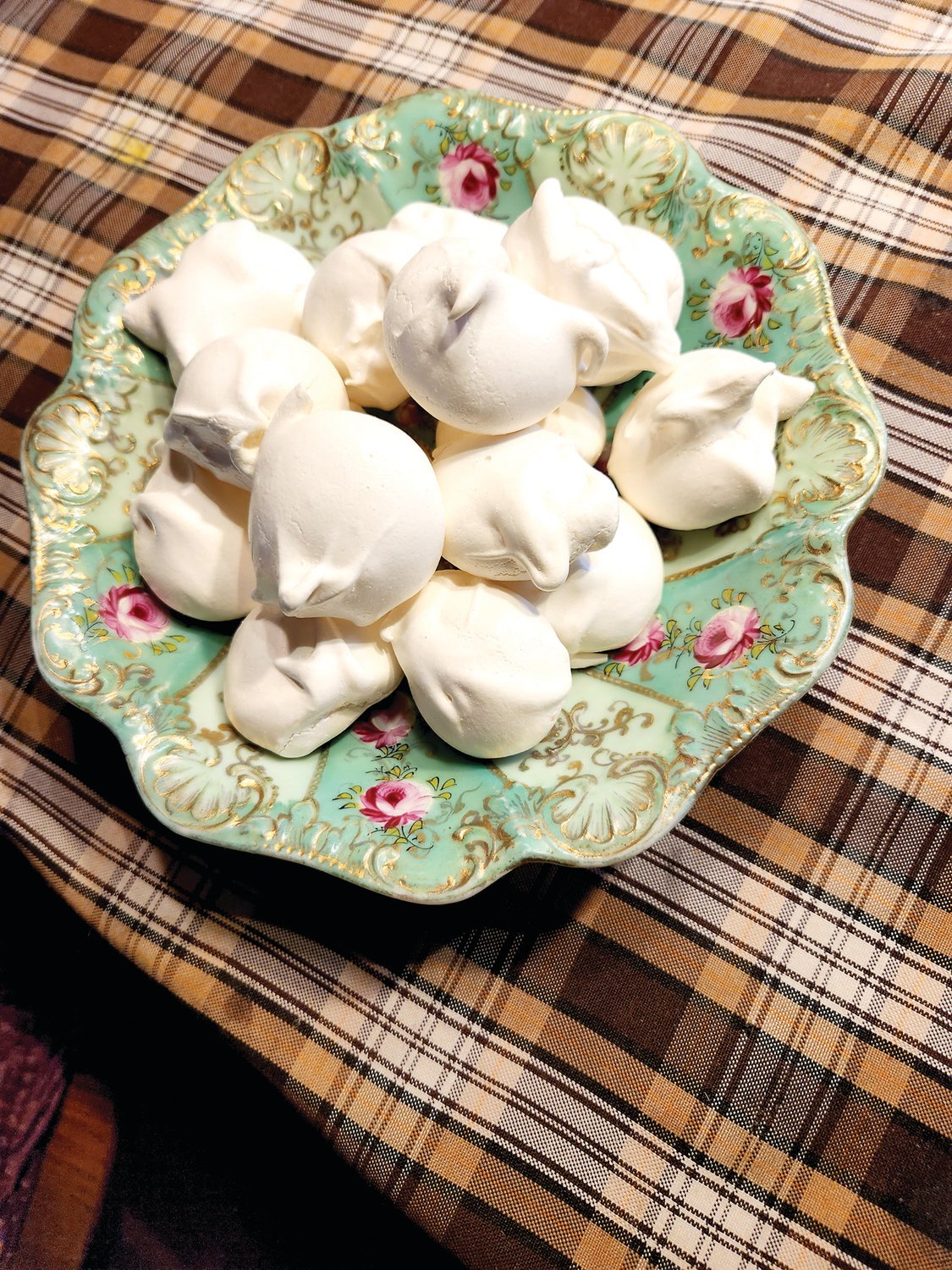 Meringues are a simple four-ingredient recipe made up mostly of egg whites, sugar and air. They are great for anyone avoiding gluten, those who are counting calories, and anyone who likes something light and sweet.