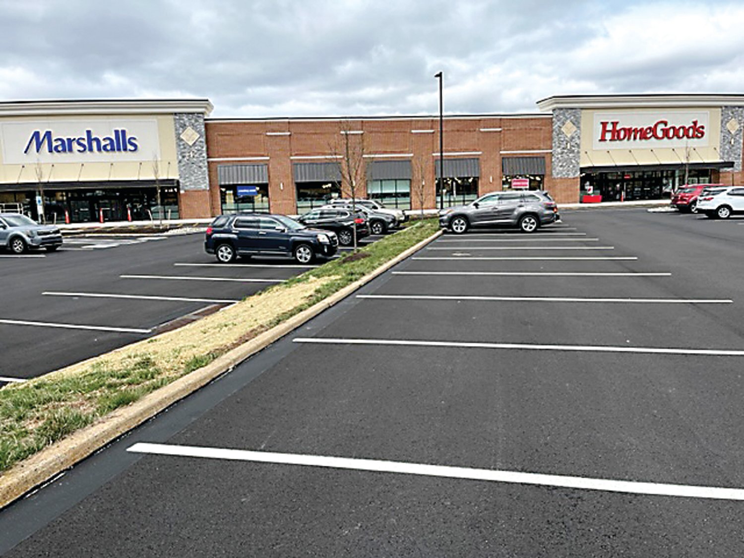 Marshalls and HomeGoods are sharing side-by-side stores in this 58,000-square-foot space at the re-imagined Cross Keys Place in Plumstead Township. The paired stores will open April 6.