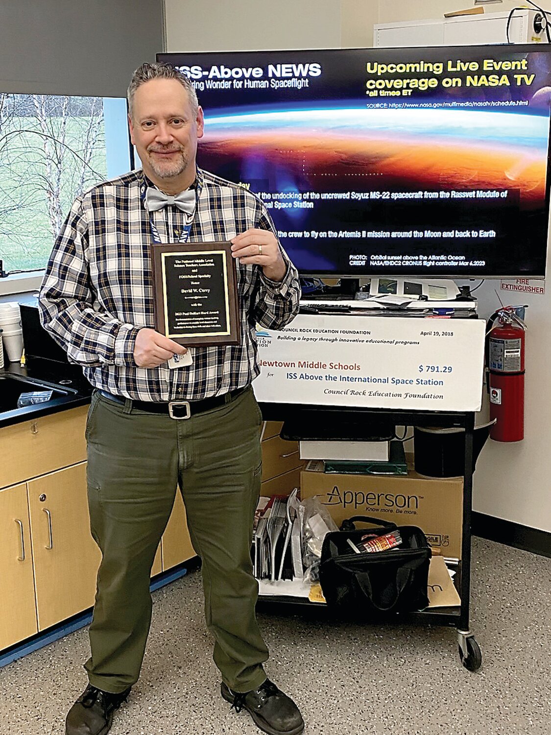 Newtown Middle School science teacher Dave Curry was recently honored with the Paul DeHart Hurd Award, presented by the National Middle Level Science Teachers Association.