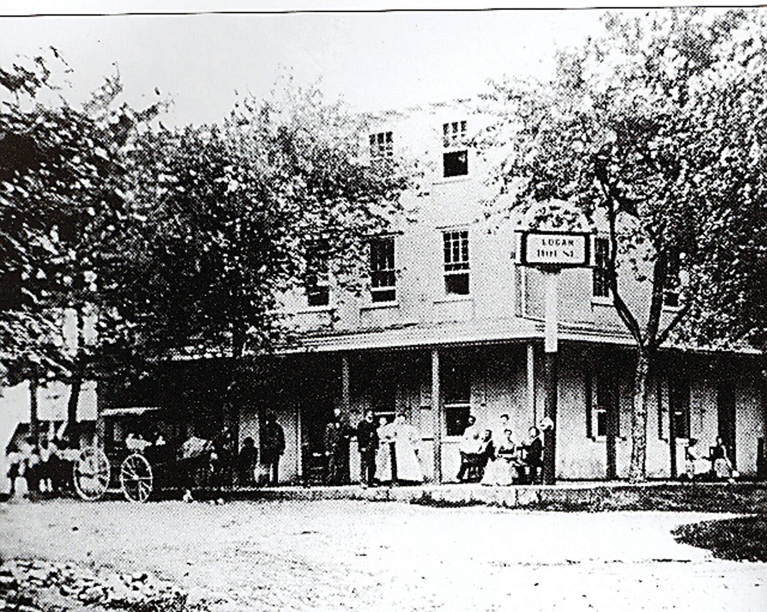 This photo shows the Logan House in the early 19th century. John Wells, a Philadelphia carpenter, shrewdly obtained a license to operate the New Hope tavern, which became the Logan Inn, likely a key move in the eventual rerouting of Old York Road to pass through New Hope instead of Reading’s Landing a few miles north.