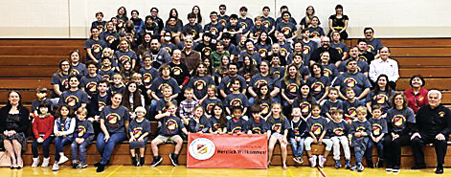 The Immanuel German School family at the beginning of the 2022-2023 school year.