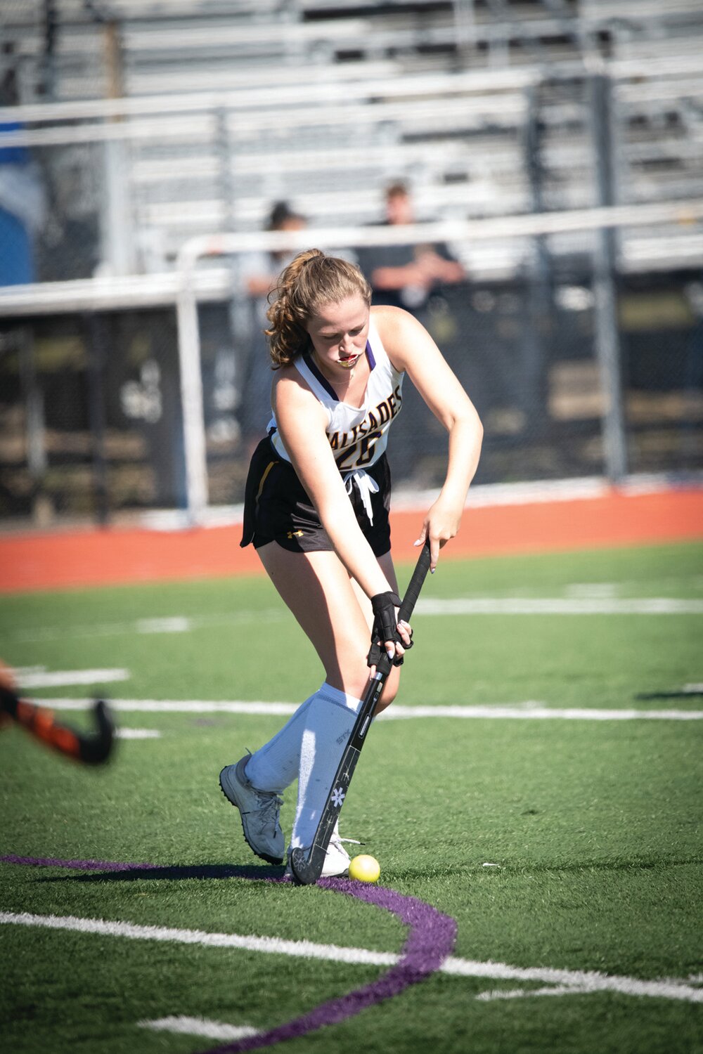 Palisades’ Abby Rider moves the ball across the field.