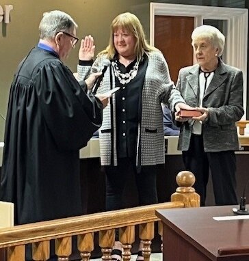 Jayne Taylor is sworn as Warminster Township Auditor Tuesday night during the supervisors’ reorganization meeting.