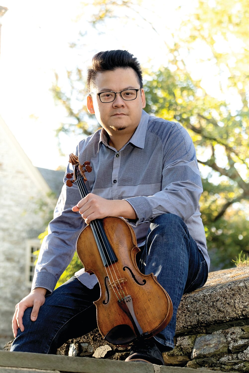 Che-Hung Chen is a violist with the Philadelphia Orchestra.