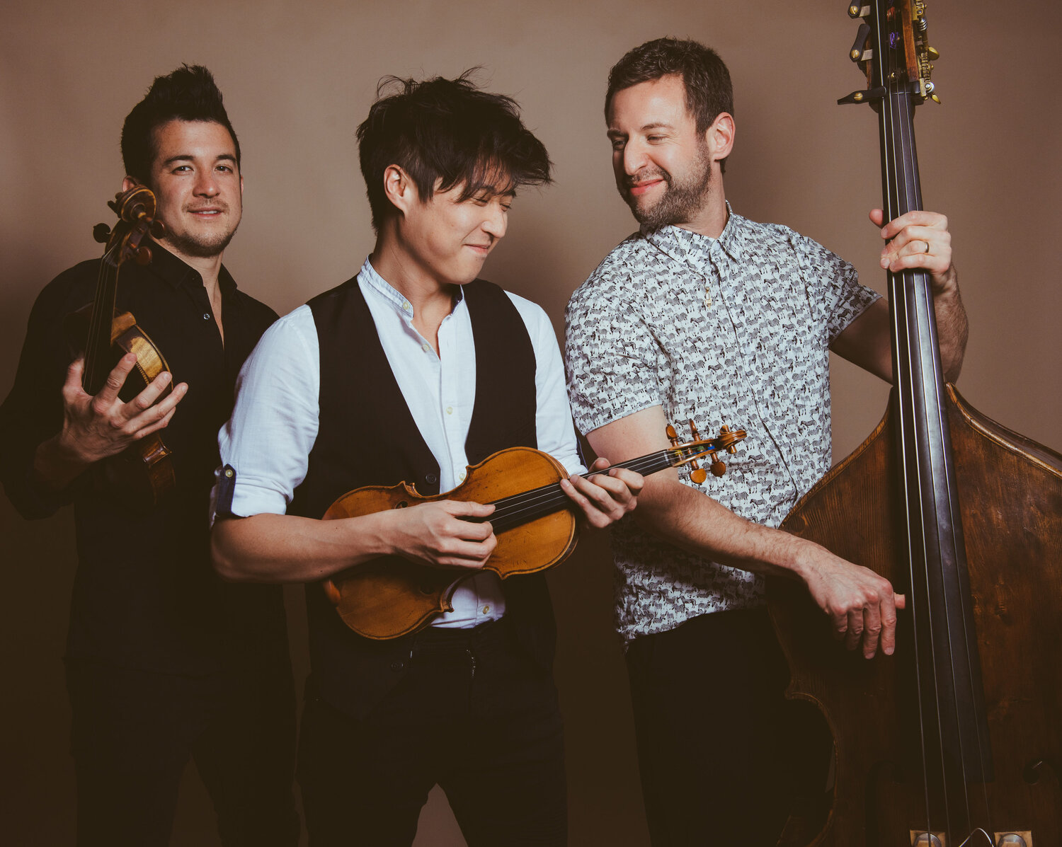 Time For Three (TF3) spans classical music, Americana, and singer-songwriter styles. Comprising Charles Yang, Nicolas Kendall, and Ranaan Meyer, TF3’s blend of instruments and voices resonates with listeners globally.
