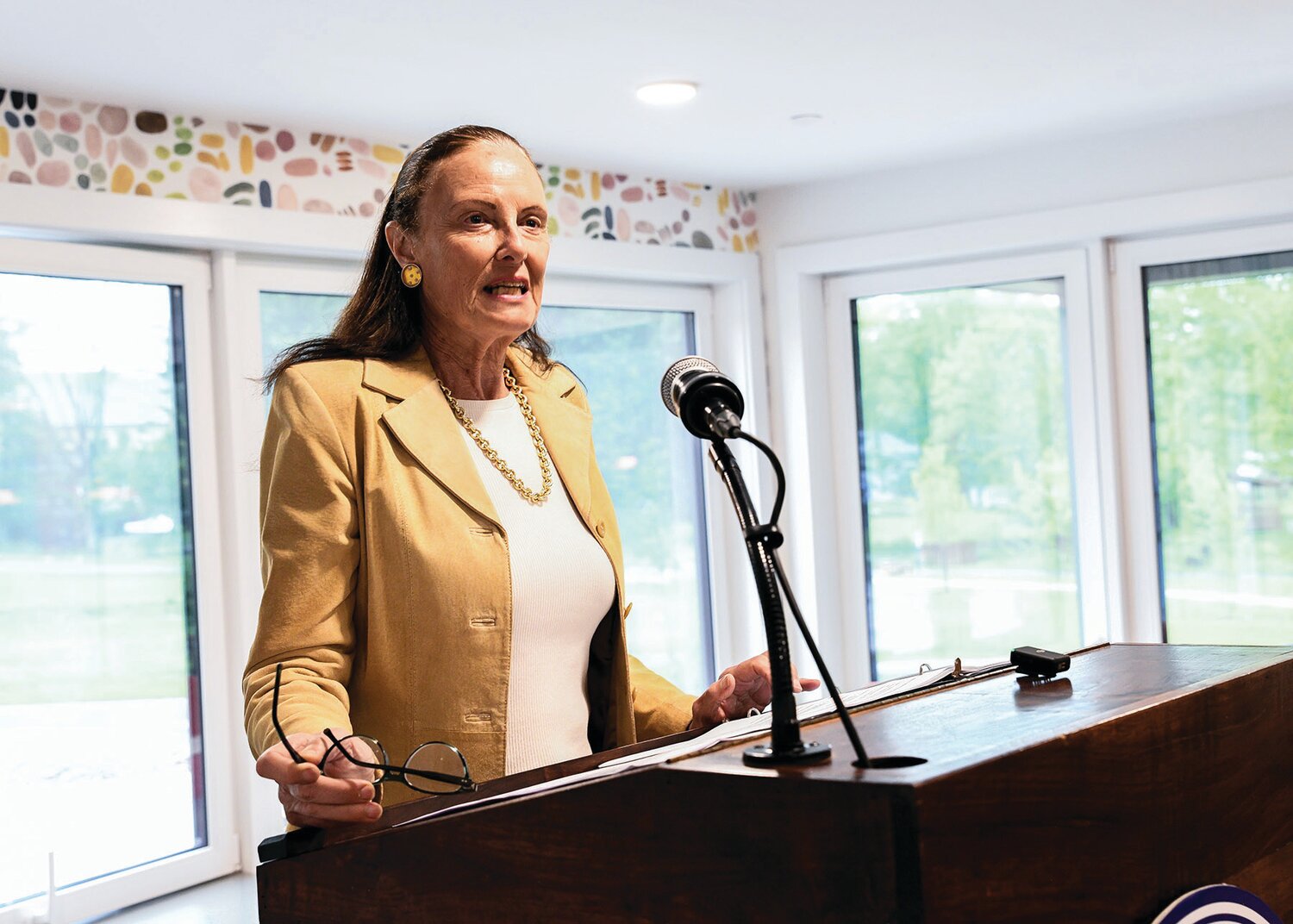 Liz Wavle P’11, chair of the board of trustees, speaks at Solebury School’s ribbon-cutting ceremony for Hope Hall.