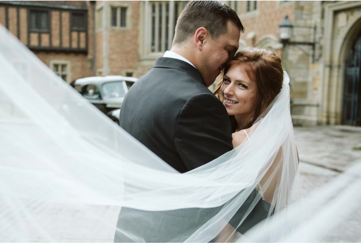 Wedding vendors struggle to keep up with demand