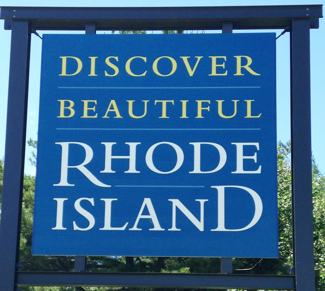 Rhode перевод. Rhode Island табличка. Я Провиденс. Attractions of Rhode Island надпись. Federal products Corporation Providence Rhode Island u.s.a.