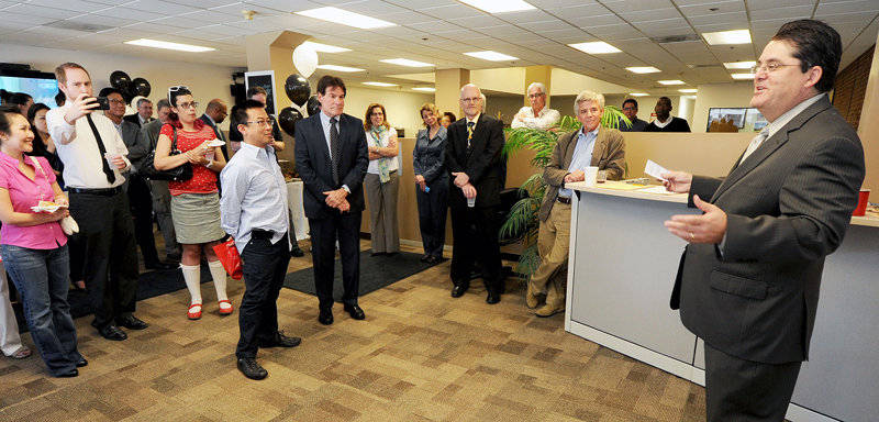 Two Southern California Papers Open Public News Lounges