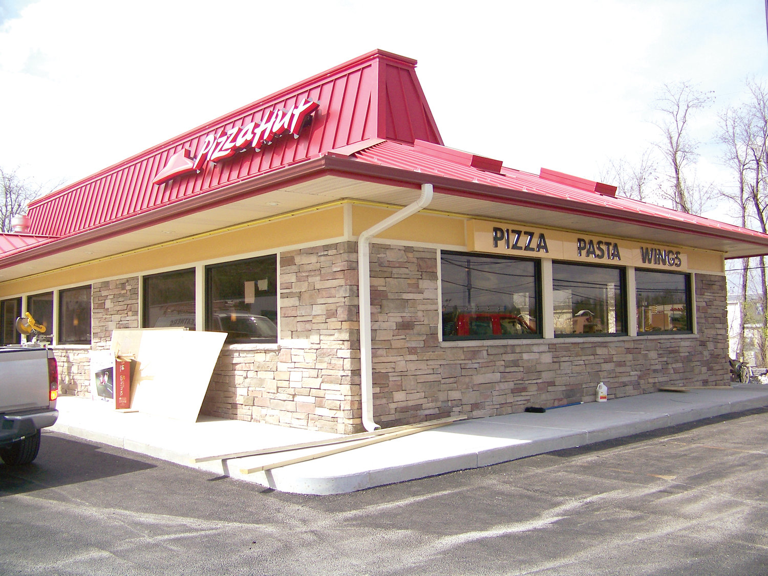 Pizza Hut to open soon Harrison Daily