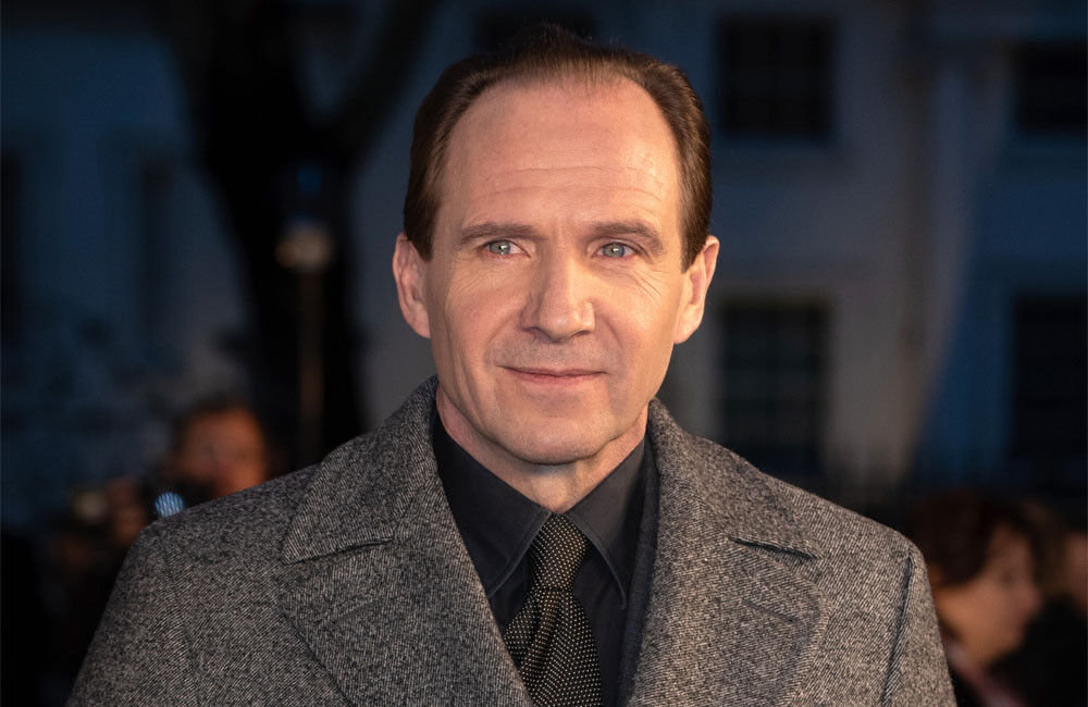 download ralph fiennes the dig