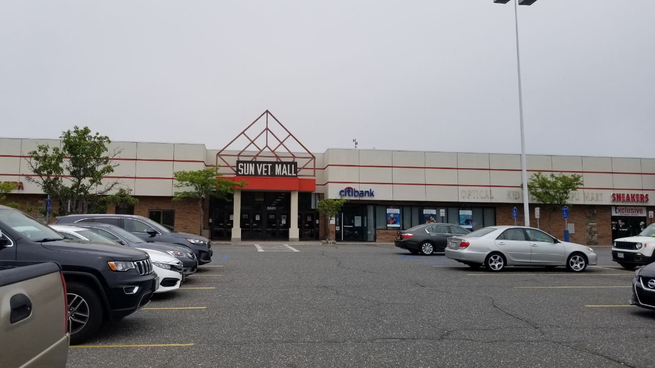 Sun-Vet Mall thrives online | The Suffolk County News