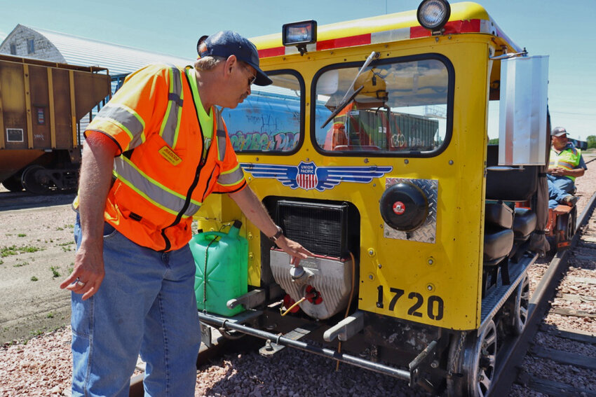 NARCOA member David explains how his rail cart works