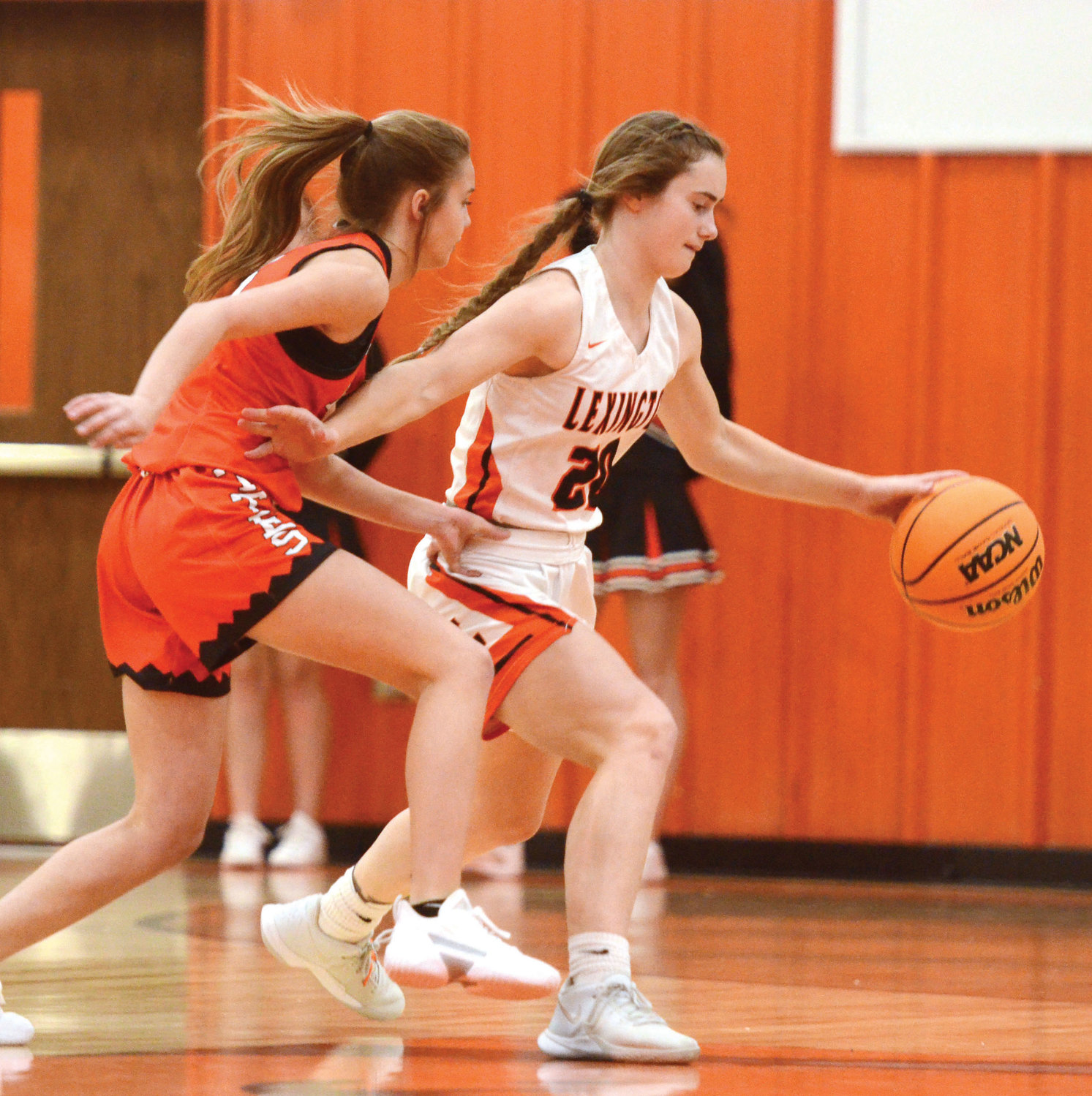 Lexington junior Janelle Winterton handles the ball for the Bulldogs. The Lady ‘Dawgs are off until January 4 when they travel to Marlow.