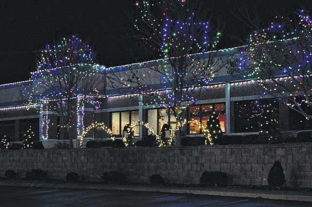 Snyder Family Helps In Making Christmas Bright At Inter State Studios 